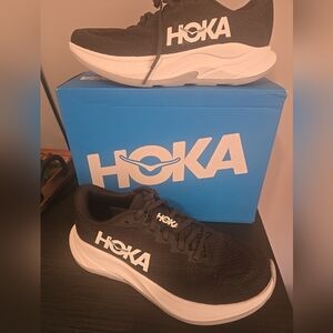 BNIB- HOKA Rincon 4 Black And White Running Snoe Size Womens Size 7.5